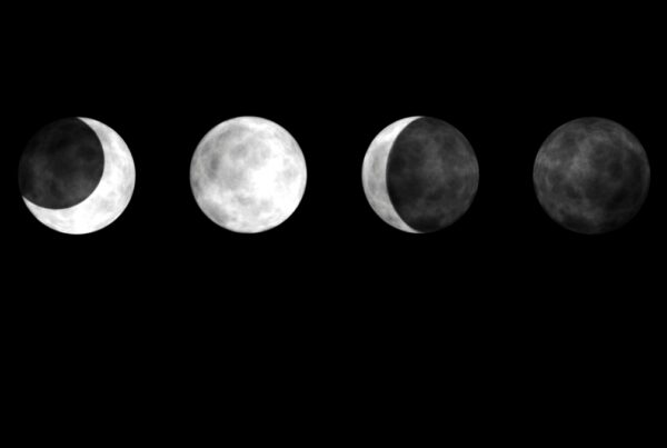 4 moons menstrual phase